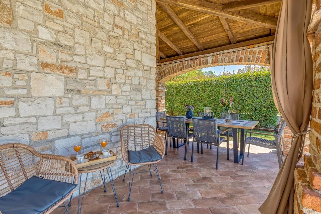 Villa Santolina Baderna Buitenkant foto