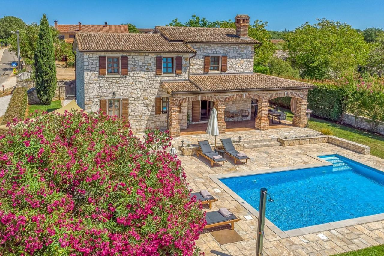 Villa Santolina Baderna Buitenkant foto