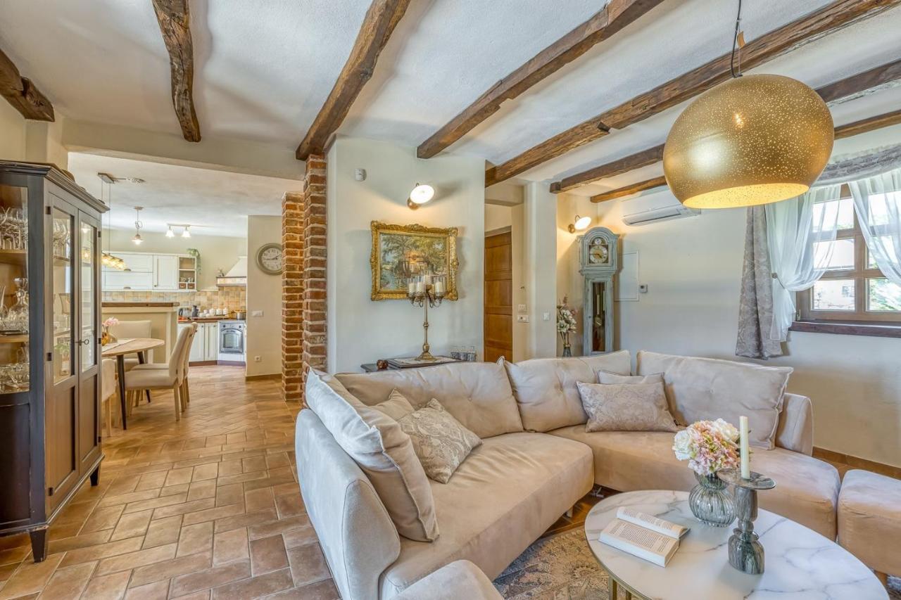 Villa Santolina Baderna Buitenkant foto