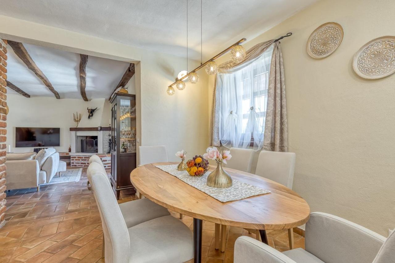 Villa Santolina Baderna Buitenkant foto